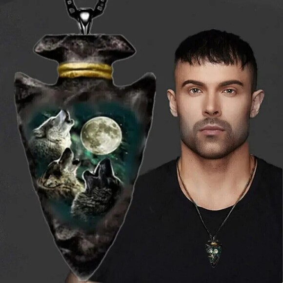 New Men's Arrowhead Shaped Wolf Necklace - 18" chain w/ 2" extension - Picture 2 of 9